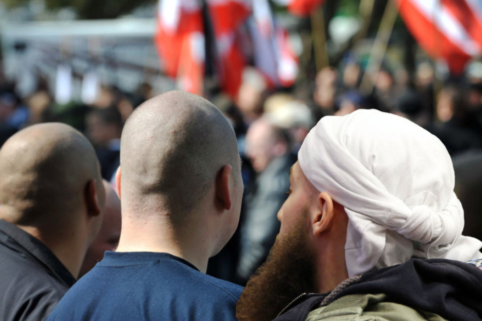 Sowohl die Zahl der Rechtsextremisten als auch der Islamisten nahm in Brandenburg deutlich zu. (Bildmontage)