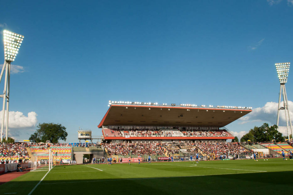 Das Friedrich-Ludwig-Jahn-Stadion weicht einem Neubau.