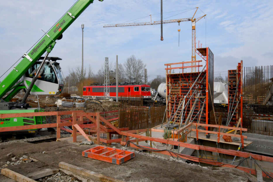 Brückenbaustelle am Karower Kreuz.