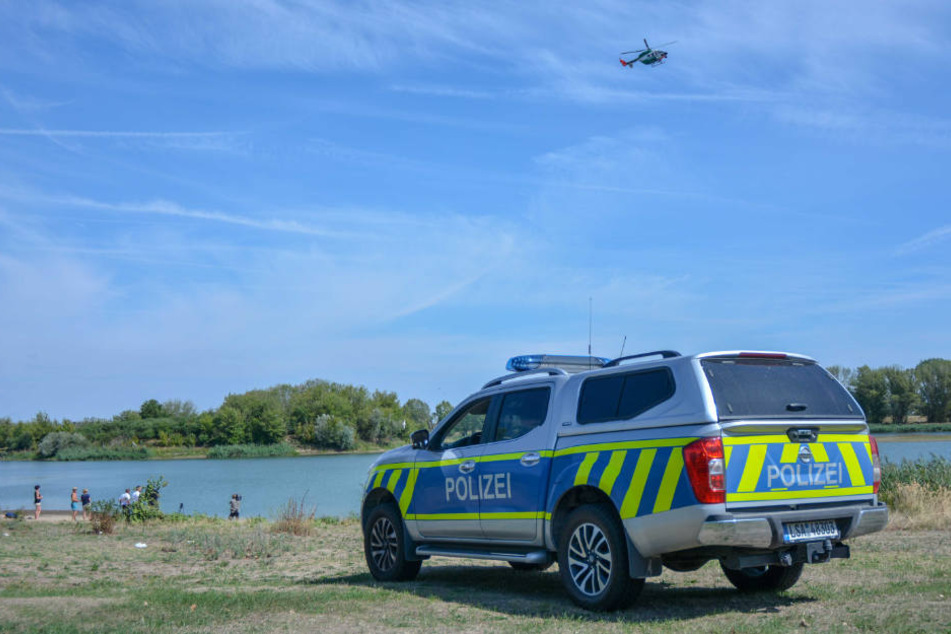 Ein massives Fischsterben im Salbker See 1 in Magdeburg hatte am Sonntag die Polizei auf den Plan gerufen.