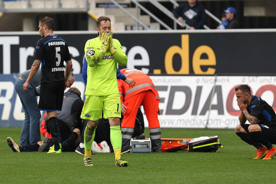 Schockmoment: Christian Bickel bleibt in der 73. Minute bewusstlos am Boden liegen.