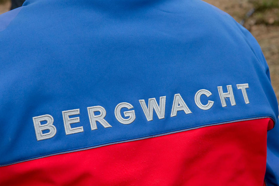 Helfer von drei Bergwachten eilten dem verletzten Kind zur Hilfe.