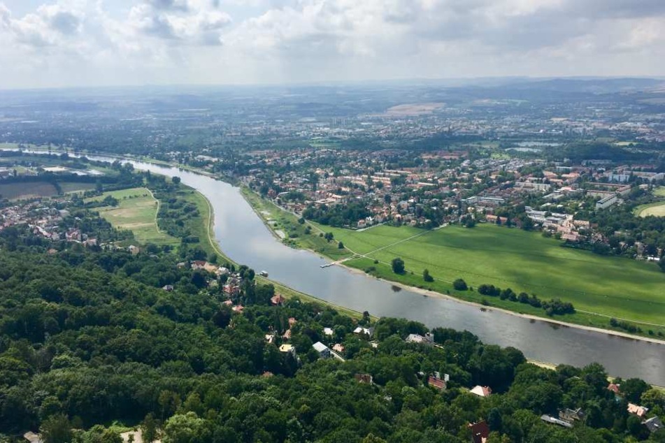 Blick vom Fernsehturm elbaufwärts Richtung Heidenau