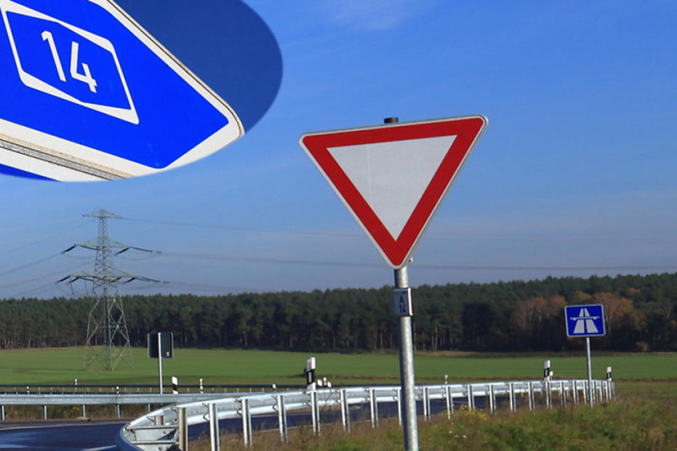 Der 25-Jährige fuhr mit seinem Wagen die Leitplanke hoch und kam dort zum Stehen (Symbolbild).