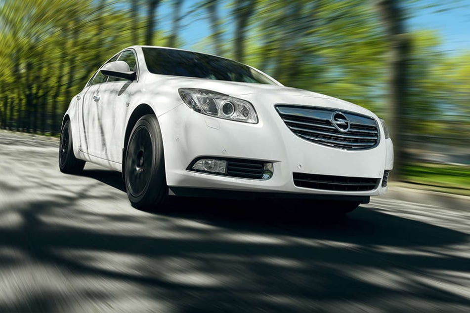 Ein 32-jähriger Belgier wurde in einer 50er-Zone mit seinem Opel Astra mit 696 km/h geblitzt. (Symbolbild)