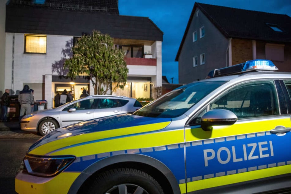 Die Polizei durchsuchte die Wohnung des Mannes in Frankfurt-Preungesheim nach der Explosion (Symbolbild).