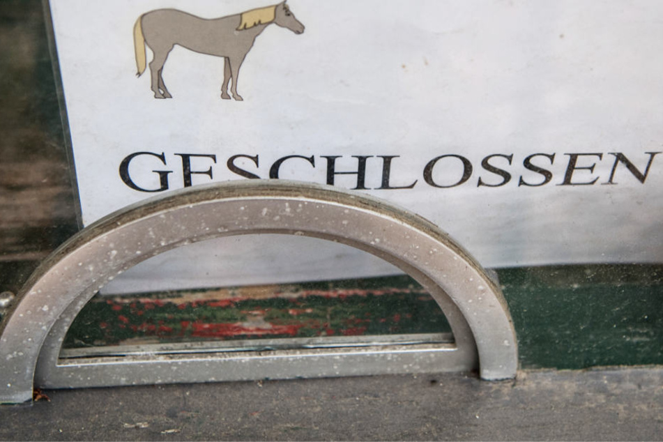 Die Galopprennbahn ist schon länger futsch, im September erfolgte die Zwangsräumung.