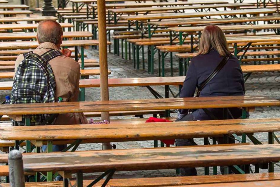 Durch das durchwachsene Wetter, klagen die Biergärten über weniger Besucher und Umsatzeinbußen.
