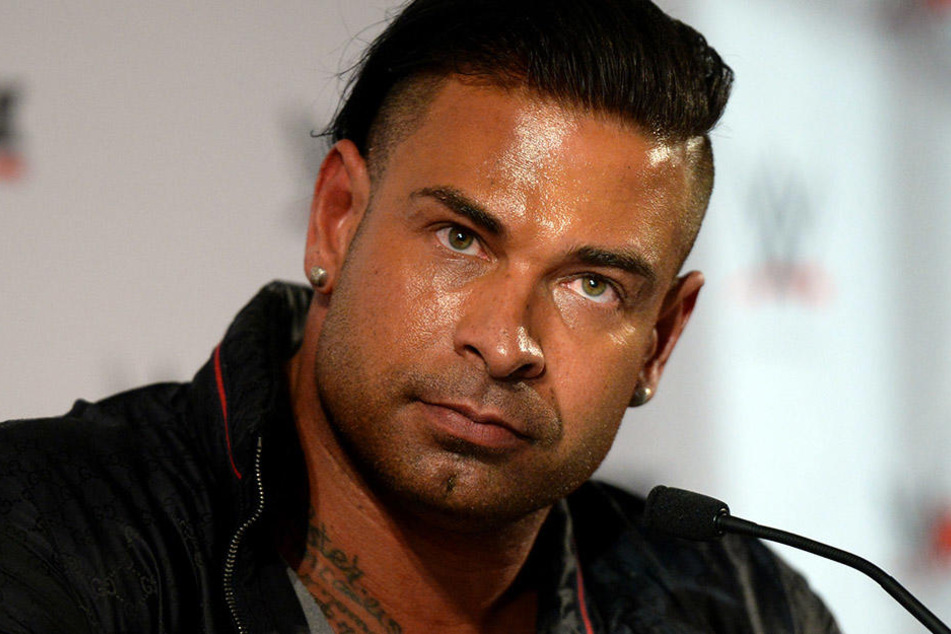 Ganz lässig erschien Tim Wiese auf seiner Pressekonferenz.