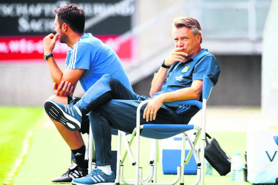 CFC-Trainer Horst Steffen (r.) ist unzufrieden. Sein Team kann und muss sich
steigern!