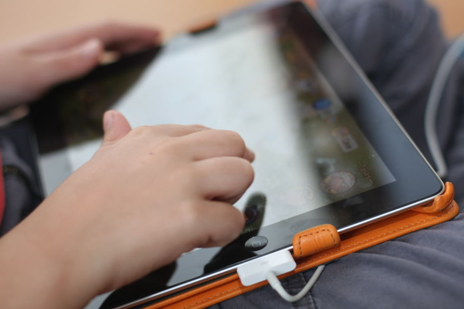 Die Polizei und sogar der Rettungswagen rückte an. Zum Glück nur ein Tablet-Missverständnis.
