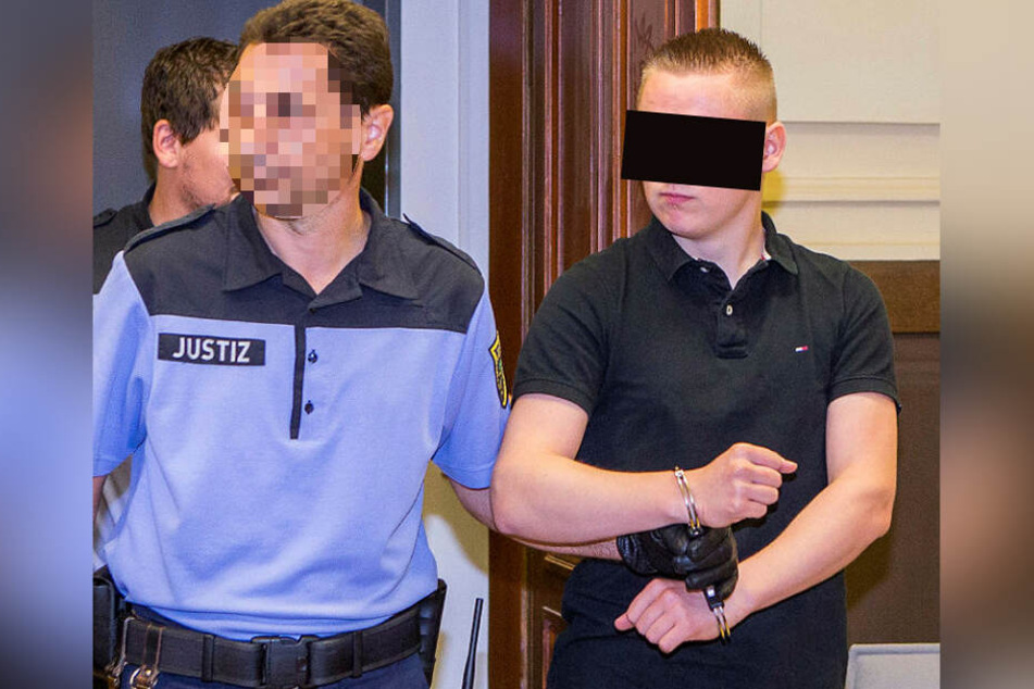 Der damals 20-jährige Maximilian S. (r.) wurde 2015 zu sieben Jahren Jugendstrafe verurteilt. Er soll über 900 Kilogramm Drogen über das Portal "Shiny Flakes" verkauft haben.