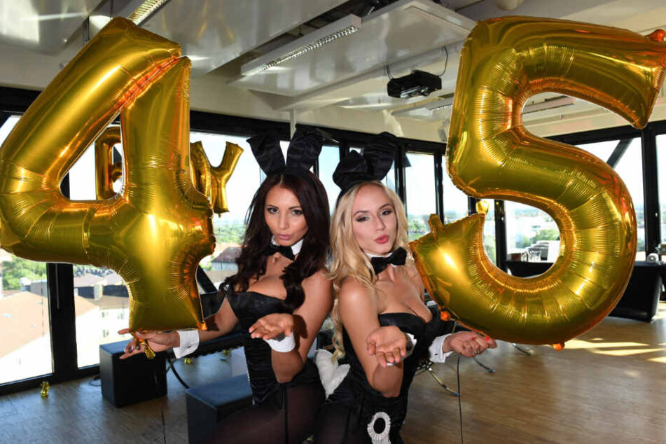 Zum 45-jährigen Jubiläum des Playsboys im Jahr 2017 posierten Antonia Petrova (links) und Annetta Negare.