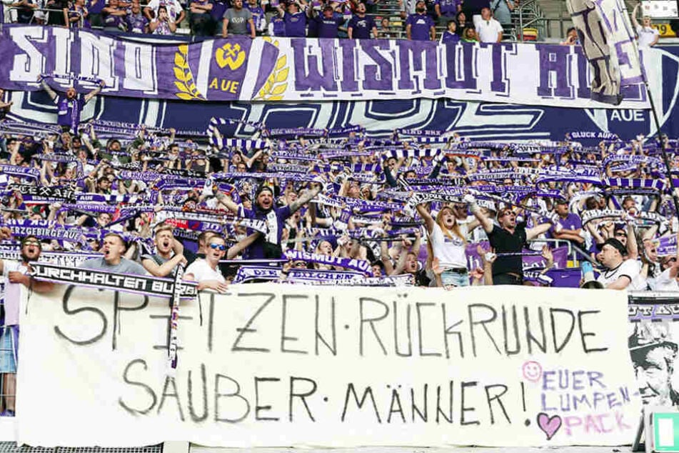 Der Dank der Auer Fans an ihr Team: „Spitzenrückrunde - Sauber Männer!“