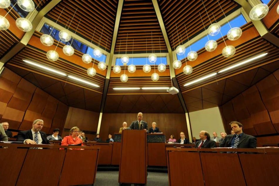 Simon Faber hielt als Oberbürgermeister im Flensburger Rathaus eine Rede (Symbolbild).