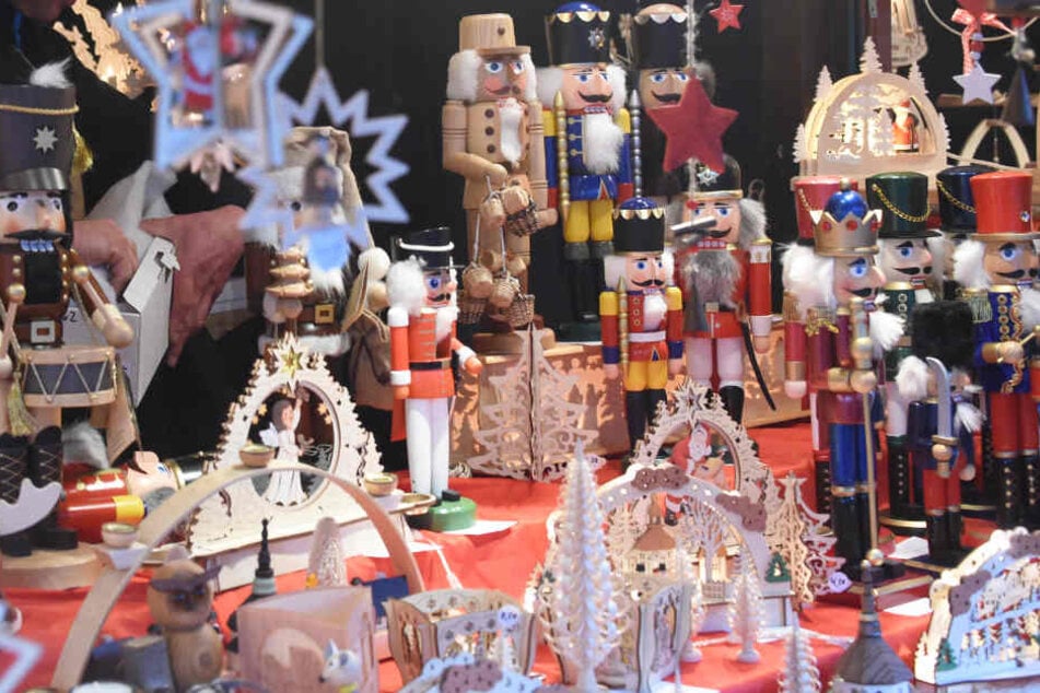 Auf vielen Weihnachtsmärkten ist Kunsthandwerk zu kaufen.