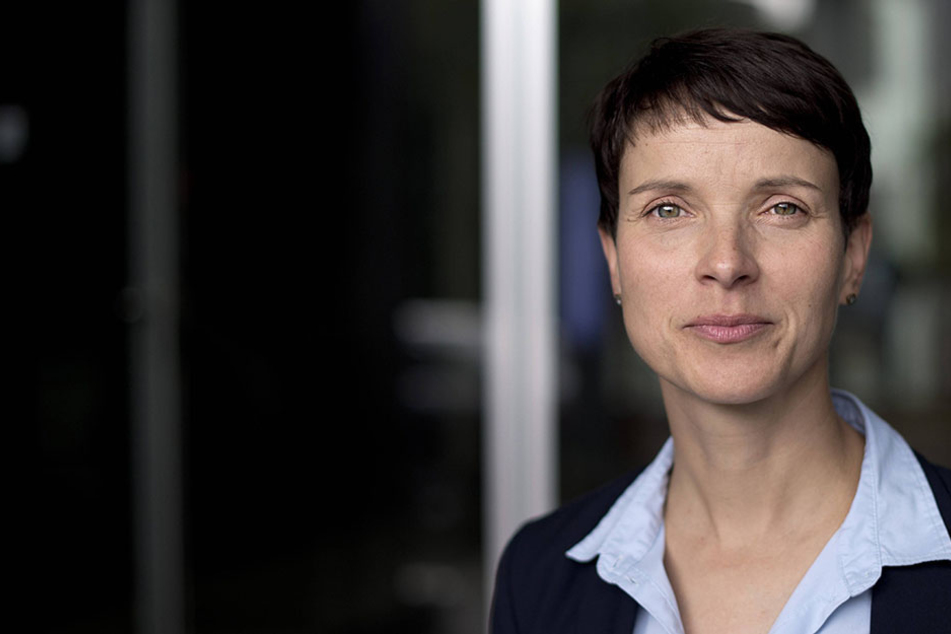 Das Fahrzeug von Frauke Petry wurde in der Nacht zum Samstag Opfer von Brandstiftung.