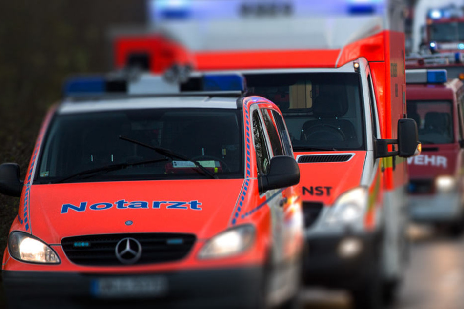 Die Rettungskräfte konnten für die beiden Insassen nichts mehr tun. (Symbolbild)