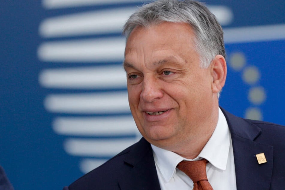 Viktor Orban, Ministerpräsident von Ungarn, sagte Erdogan die Unterstützung seiner Regierung zu.