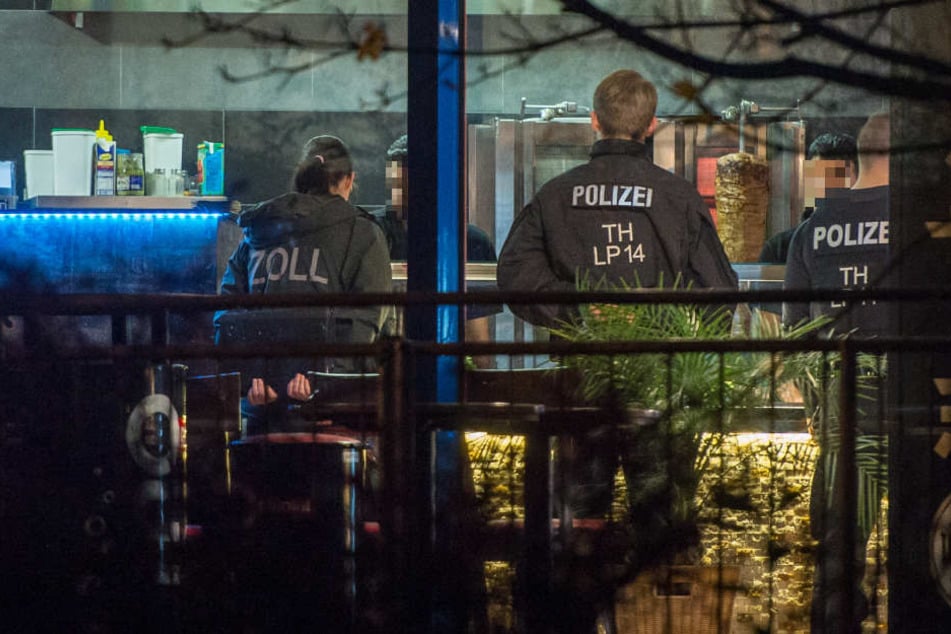Am Donnerstag wurde unter anderem ein Imbiss in Erfurt unter die Lupe genommen.