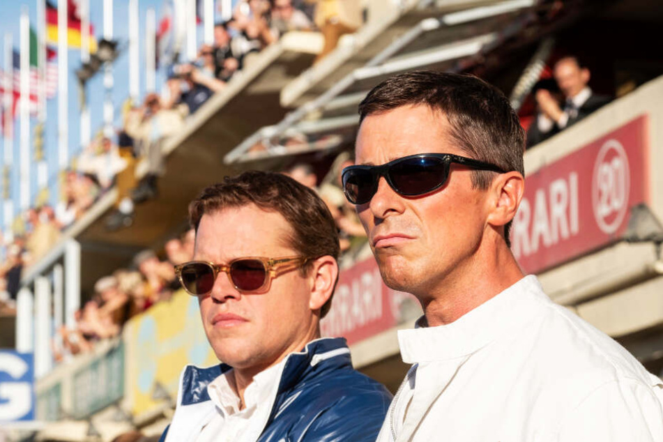 Ken Miles (r., Christian Bale) und Carroll Shelby (Matt Damon) stehen vor einer Herkulesaufgabe.