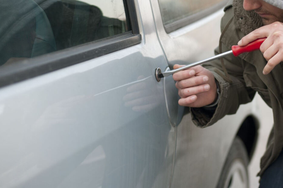 Die Polizei hat in Leipzig einen möglich Autodieb und Drogenhändler gefasst. (Symbolbild)