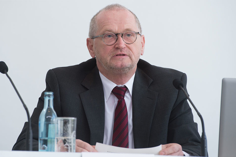 Karl-Heinz Binus (62) ist seit März 2010 Präsident des Sächsischen Rechnungshofes.