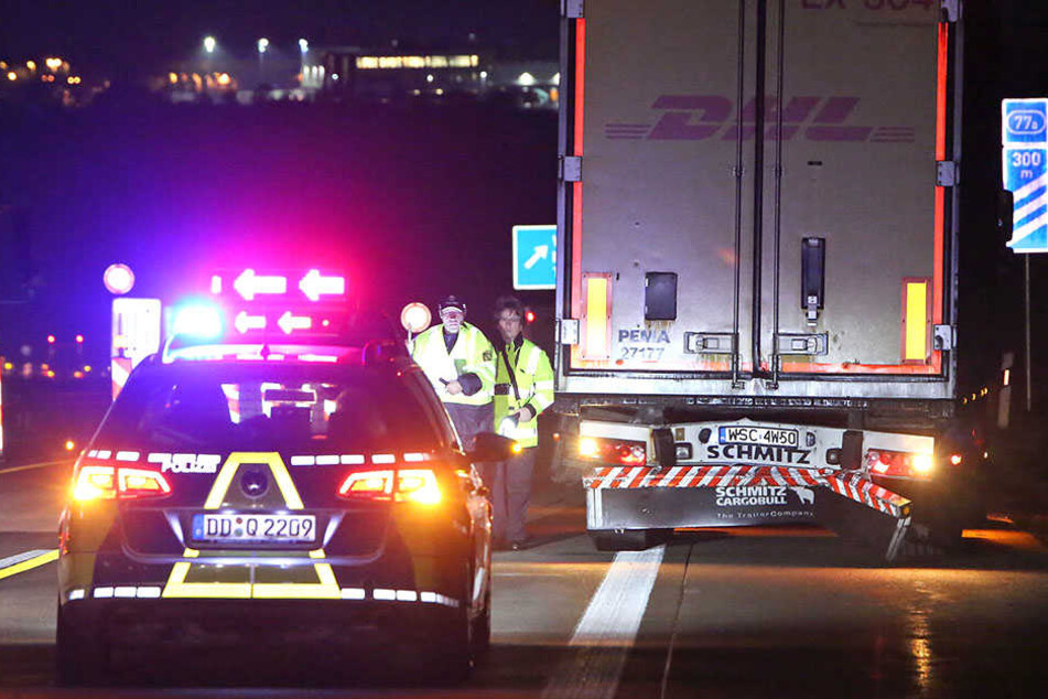 Die Polizei musste den Verkehr um die Unfallstelle herumleiten.