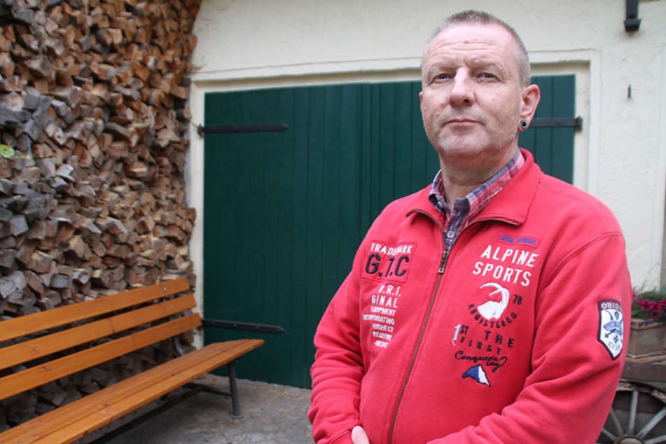 Frank Walther (52) aus Hoyerswerda ärgert sich über die
Angehörigen-Verständigung der Behörden.
