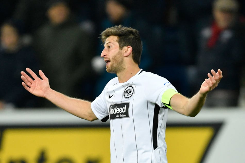 Sogar ein Einsatz von Abraham gegen Schalke ist nicht auszuschließen.