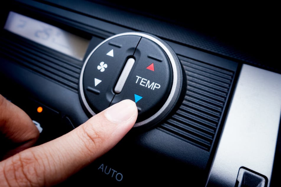 Die Mutter ließ die Heizung in dem Auto laufen. (Symbolbild)