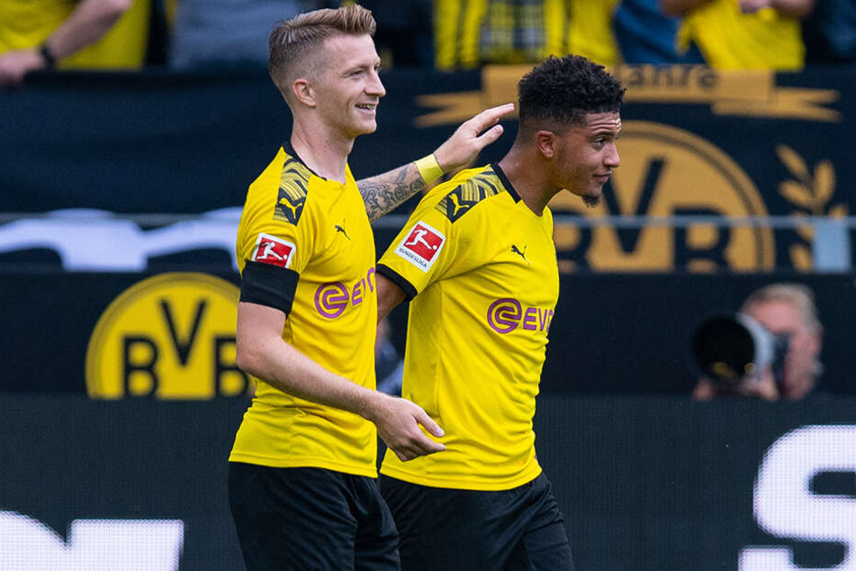 Kapitän Marco Reus ist stolz auf seinen Flügelflitzer. Kurz nach dem 2:1 durch Jadon Sancho feierten beide den Treffer.