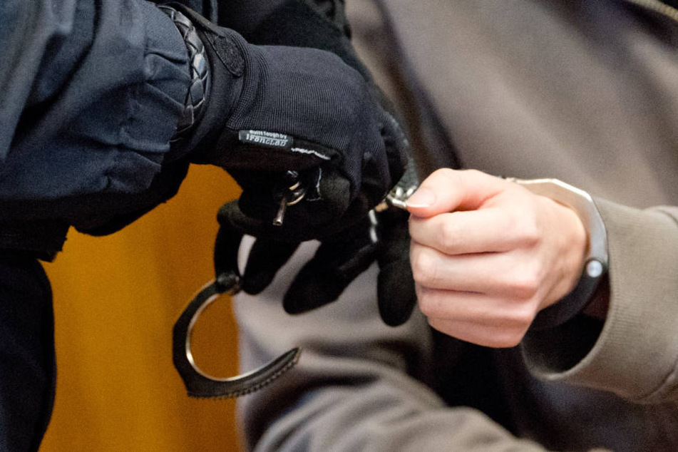 Der 35-Jährige muss sich vor Gericht verantworten. (Symbolbild)