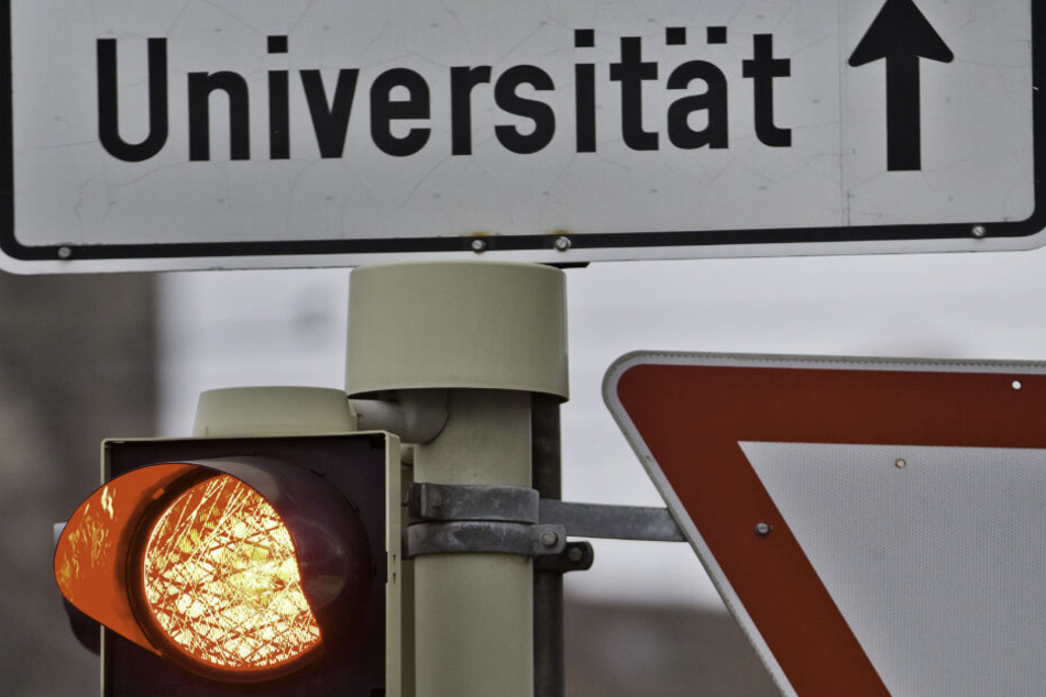 Bis in Bayern nur noch LED-Lichter den Verkehr regeln, dauert es noch. (Symbolbild)