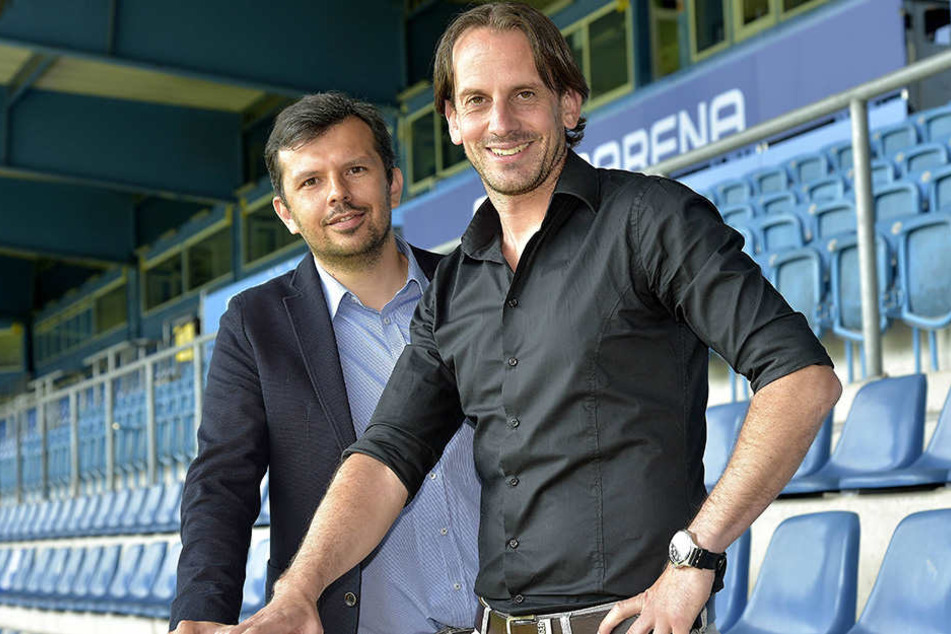 Am 20. Juni präsentierte Samir Arabi (li.) Rüdiger Rehm als neuen Cheftrainer der Arminia.