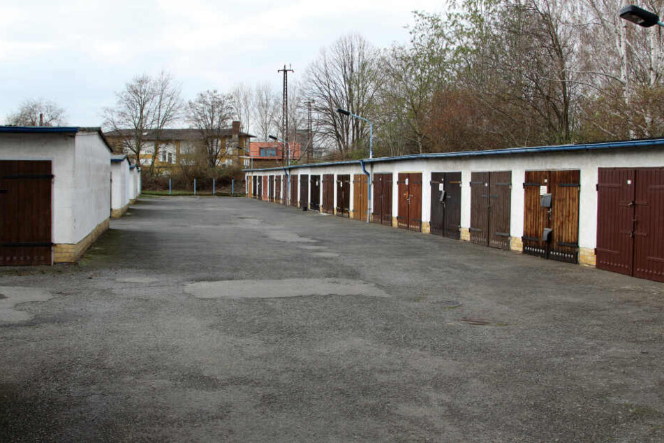 In diesem Leipziger Garagenhof stellte die Polizei Diebesgut im Wert von mehreren zehntausend Euro sicher.