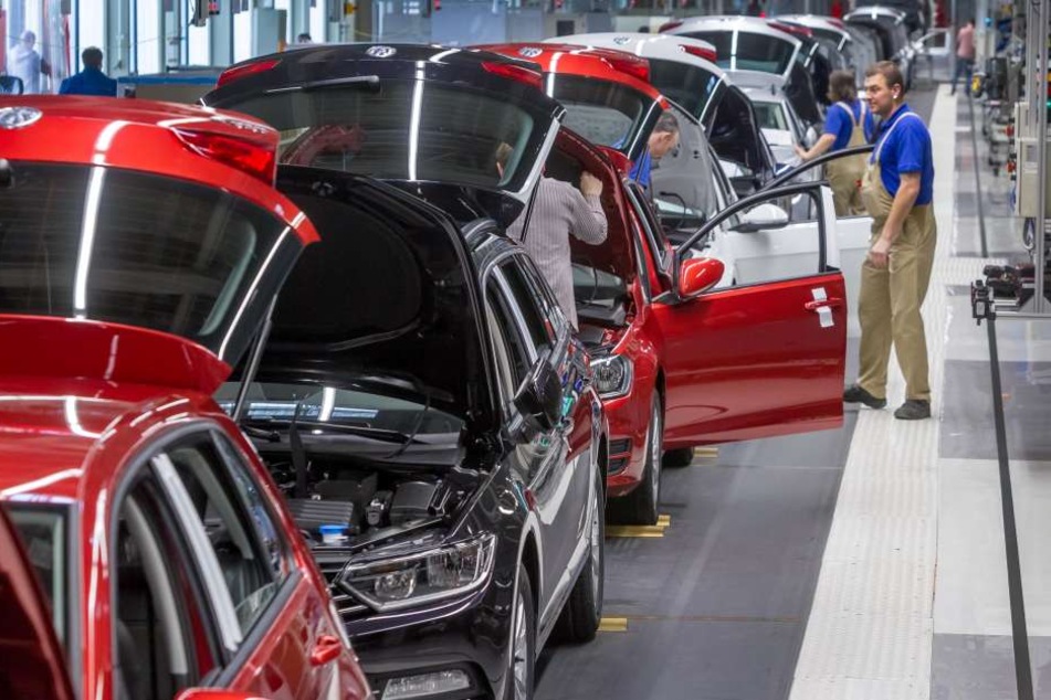Ab Montag will VW wieder in allen Werken regulär arbeiten.