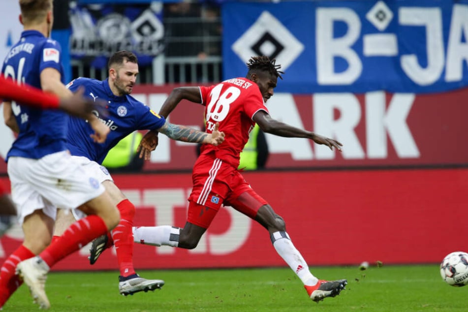 Gegen Holstein Kiel erzielte Bakery Jatta (rechts) eines seiner beiden Saisontore.