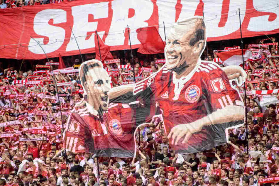Die Fans des FC Bayern feierten Franck Ribéry und Arjen Robben zum Abschied.