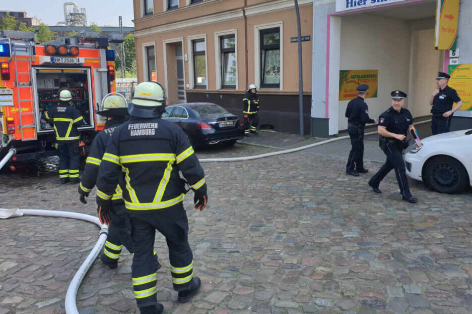 Feuerwehr und Polizei sind im Einsatz.