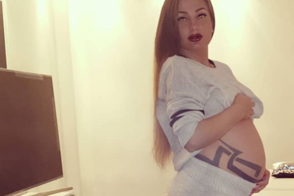 Auf Instagram zeigt die werdende Mama ihren stetig wachsenden Bauch.