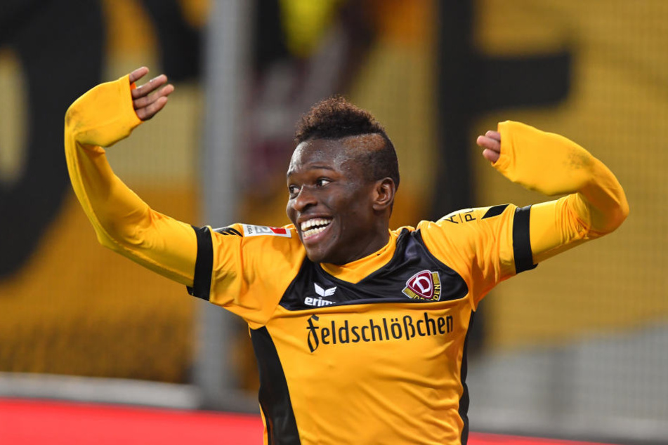 Der Senegalese jubelt! Dreierpack gegen Heidenheim.