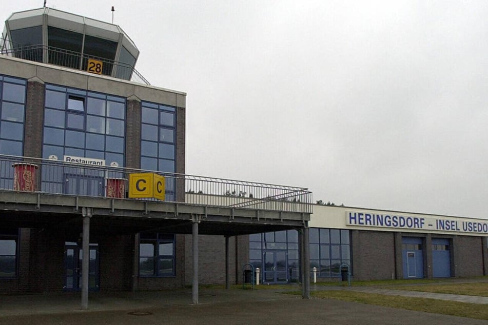 Nahe des Flughafen Heringsdorf ist ein Kleinflugzeug abgestürzt. (Symbolbild)