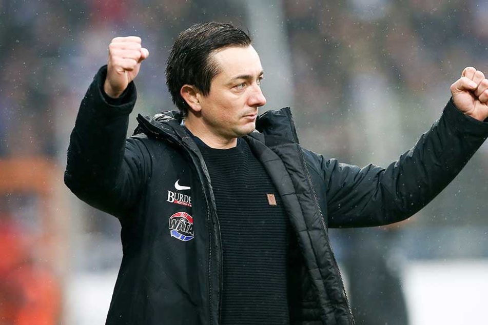 FCE-Trainer Daniel Meyer ballt die Fäuste. Fünf Siege konnten seinen Jungs einfahren. Die braucht es in der Rückrunde auch dringend - wenn es geht ein, zwei mehr.
