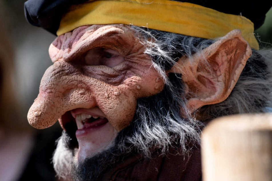 Ein Teilnehmer hat sich als Kobold verkleidet.