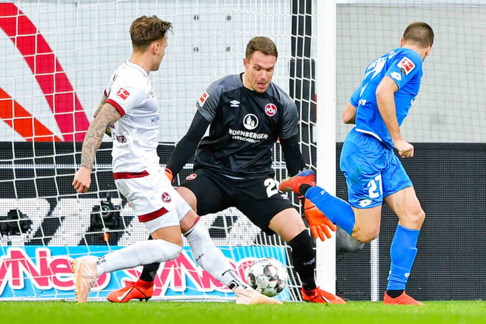 Sekunden später klingelt's: TSG-Stürmer Andrej Kramaric (r.) erzielt seinen zweiten Treffer für Hoffenheim.