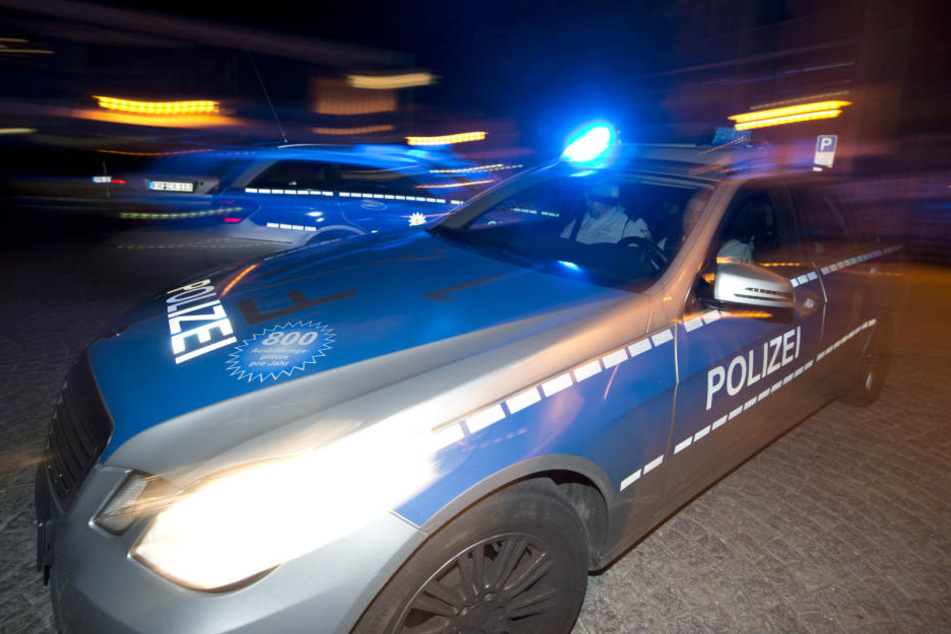 Der Suff-Fahrer musste seinen Führerschein abgeben und kam über Nacht in ein Krankenhaus. (Symbolbild)