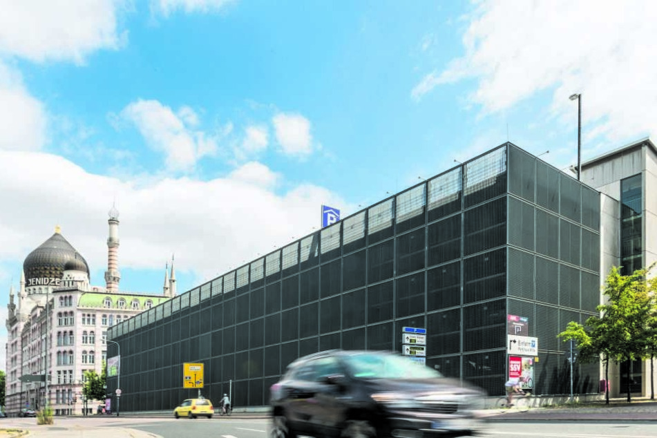Das Parkhaus Mitte neben der Yenidze wird aufgestockt