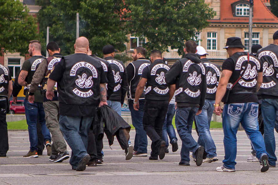 Abmarsch aus Leipzig: Der Auftritt der berüchtigten Rockergang United Tribuns in Leipzig - hier im Bild nach dem Prozessauftakt gegen vier Hells Angels - ist Geschichte. Das Chapter hat sich aufgelöst.