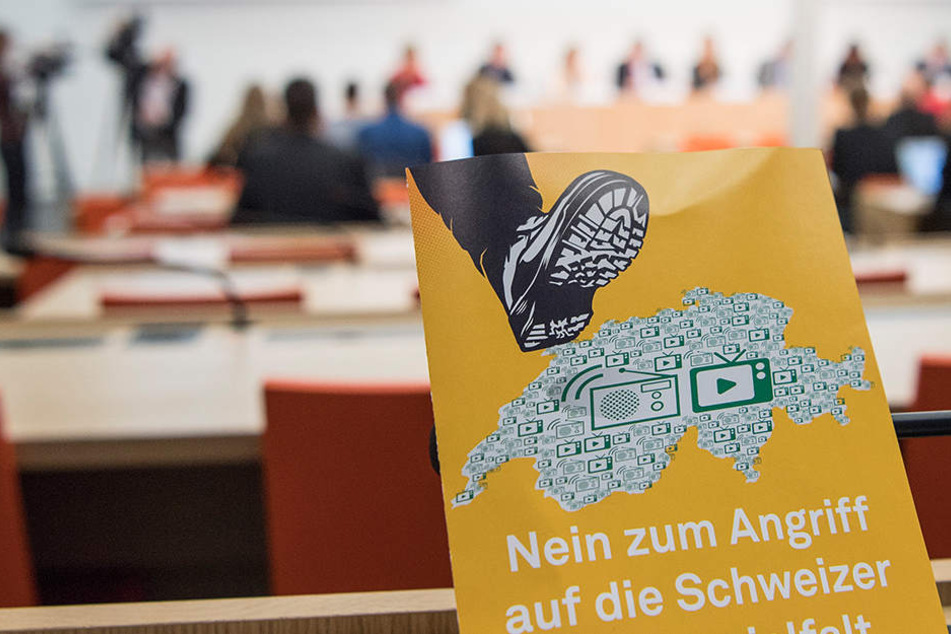 Die Schweizer stimmen am 4. März über die "No Billag"-Initiative zur Abschaffung der Gebühren für den öffentlich-rechtlichen Rundfunk ab. Billag ist der Name der Firma, die die Gebühren einzieht.